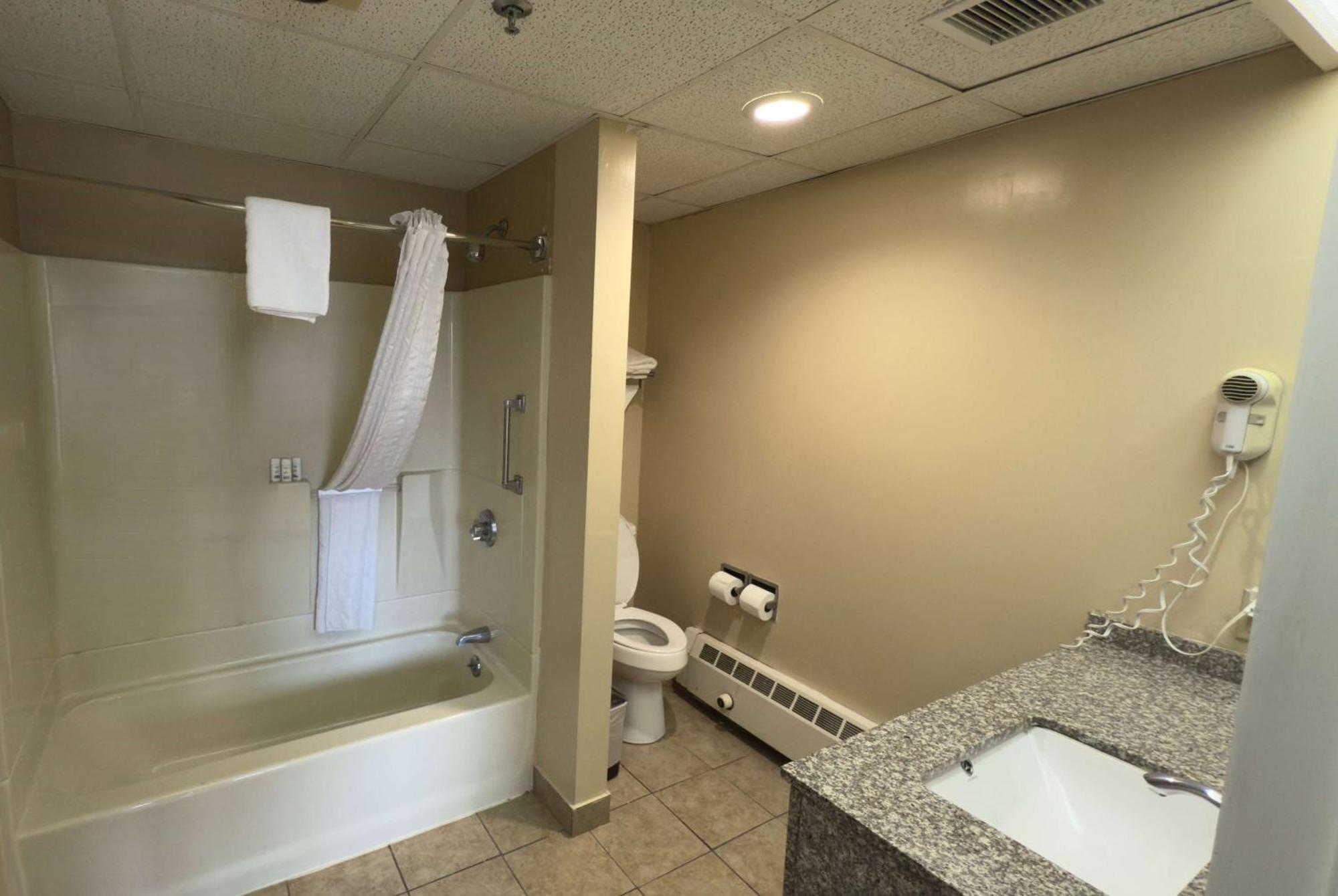 Ramada By Wyndham Seekonk Providence Area Exteriör bild